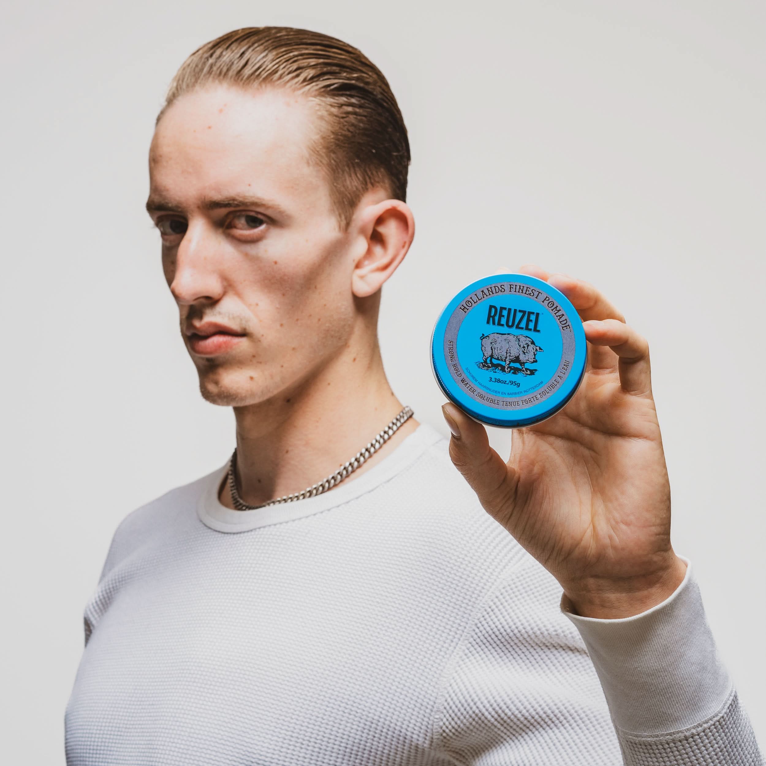 Blue High Shine Strong Hold Pomade - Image 10